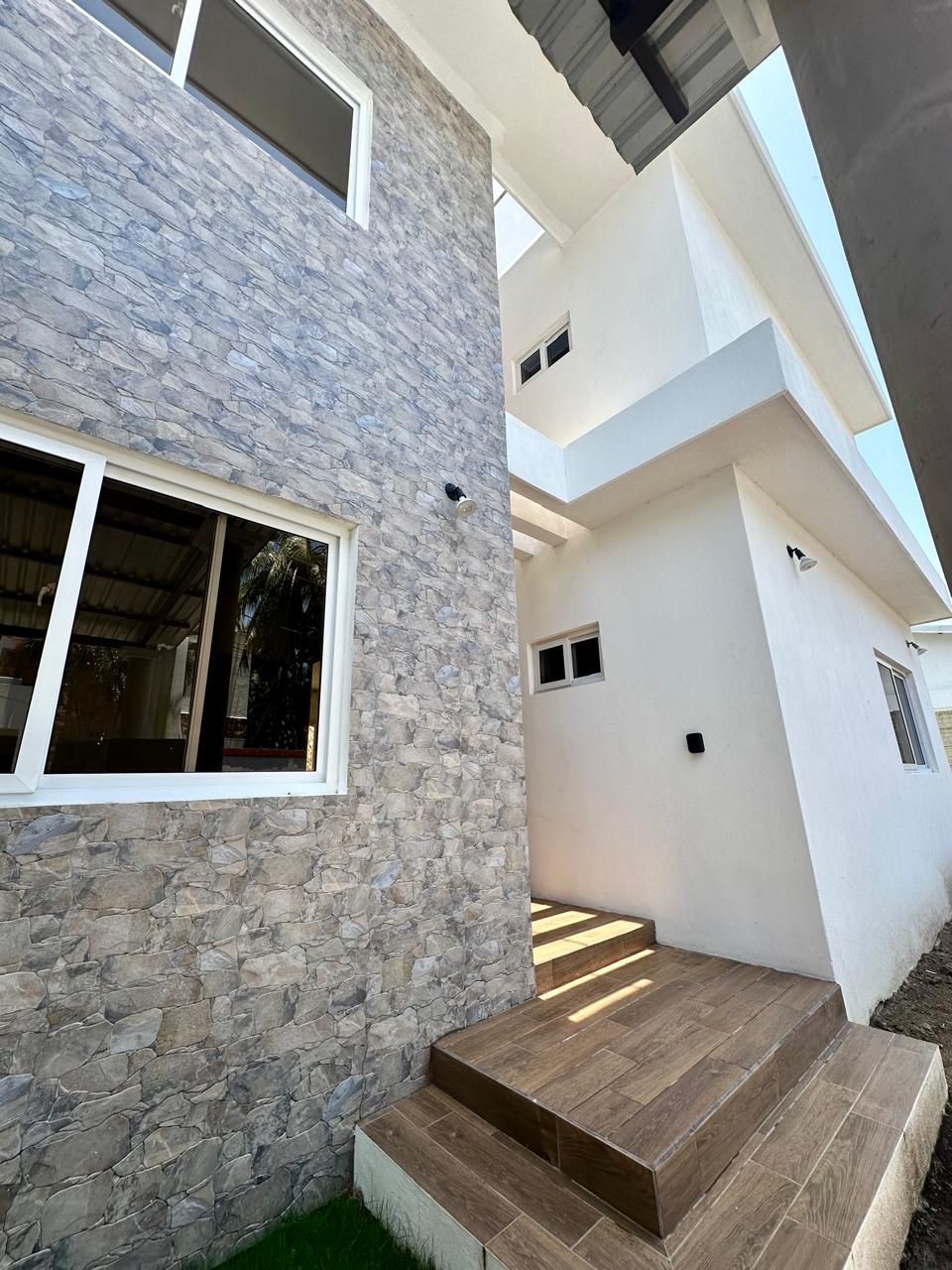 Casa en LIKIN Puerto San Jose - 275 Mts 10 Image